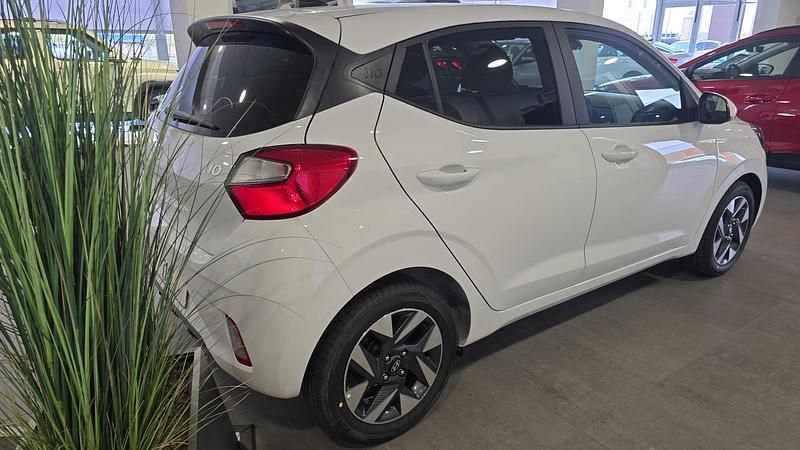 Nuevo Hyundai i10 63 CV (46 kW) 2025 Blanco Utilitario