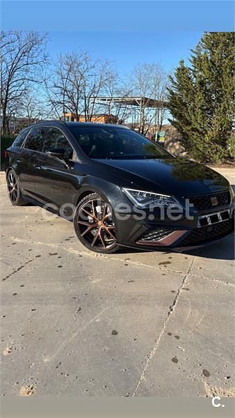 Usado Seat Leon ST 4Drive 300 CV (220 kW) 2020 Negro Familiar