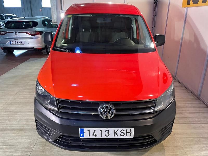 Usado VW Caddy Business 102 CV (75 kW) 2018 Rojo Monovolumen