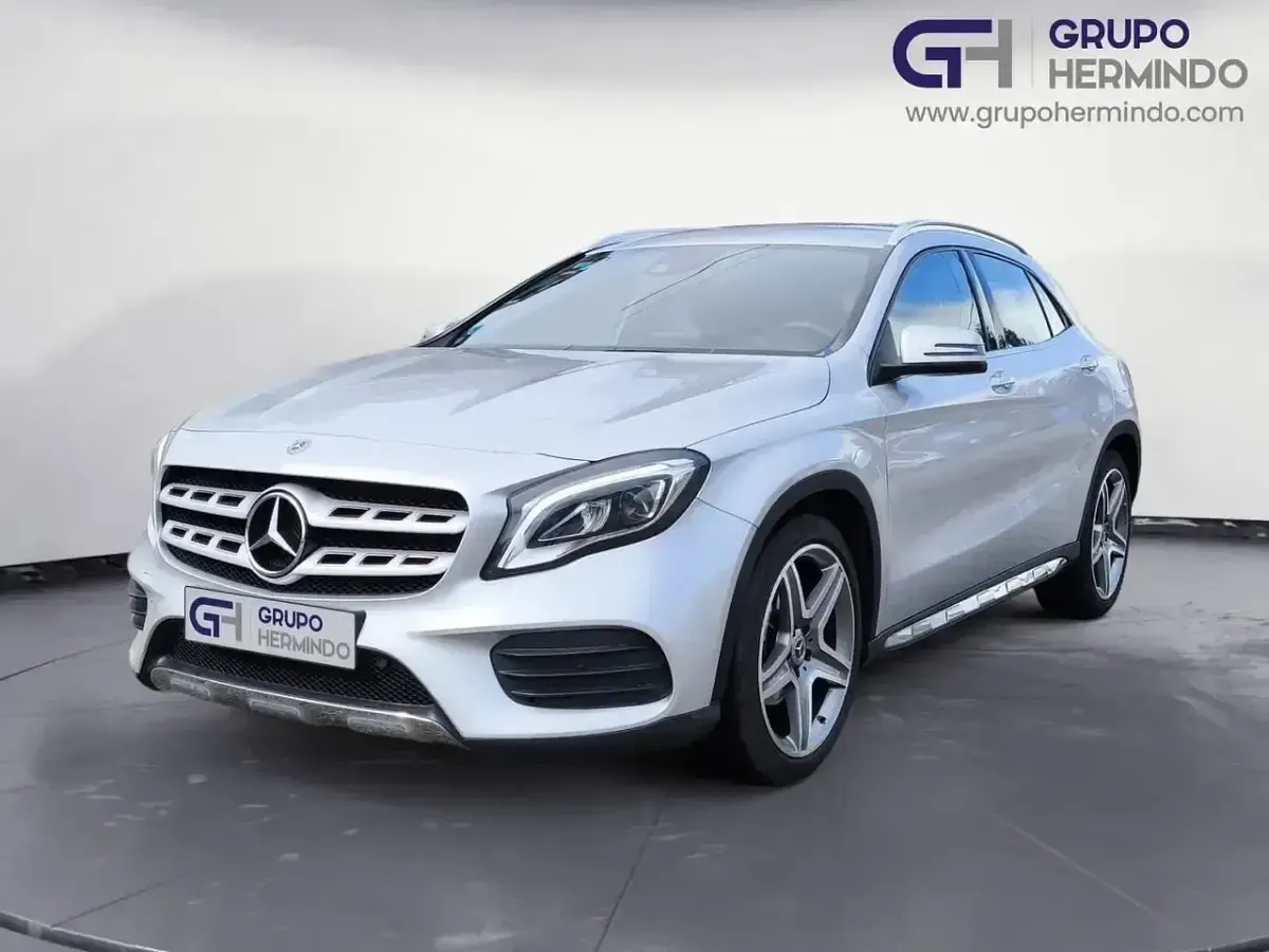Usado Mercedes GLA200 Advantage 150 CV (110 kW) 2020 Gris SUV