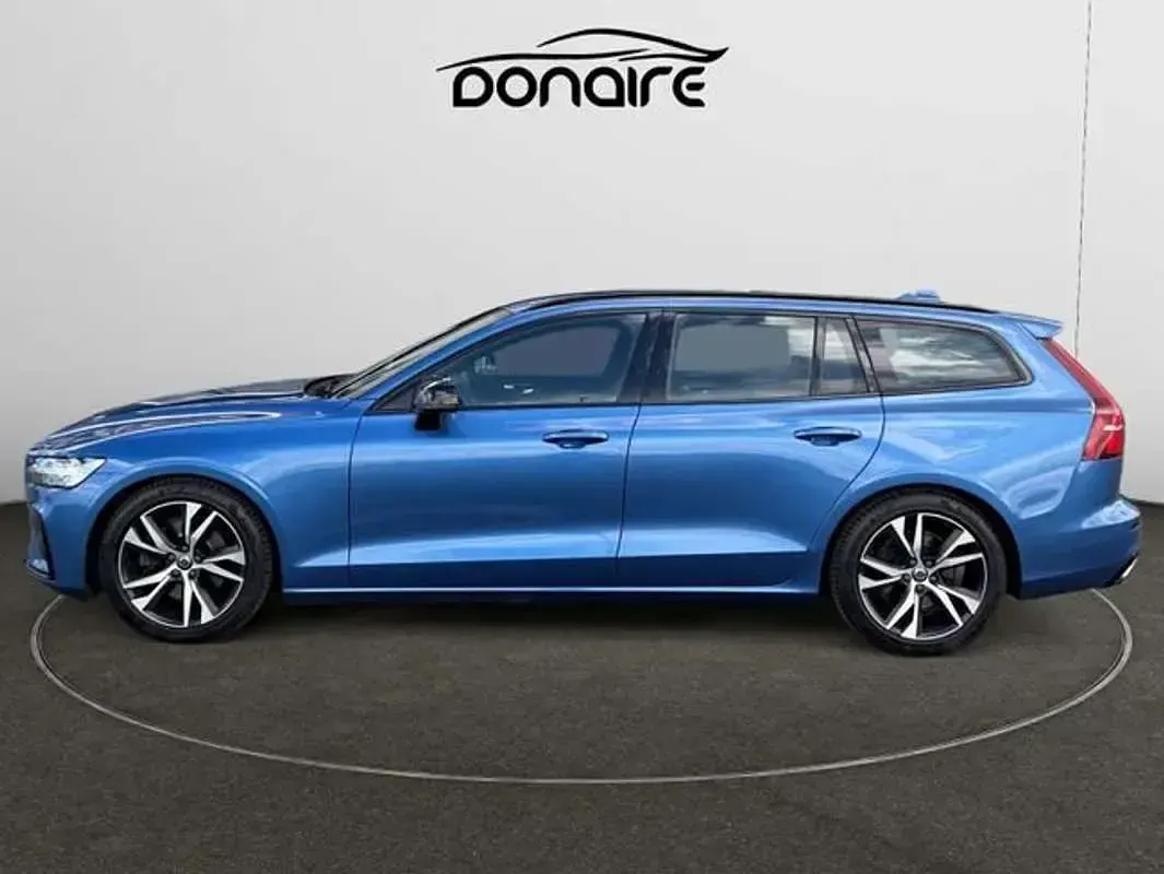 Käytetty Volvo V60 R-Design 190 HP (139 kW) 2020 Sininen Farmari