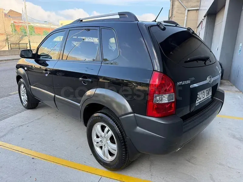 Usado Hyundai Tucson Comfort 140 CV (102 kW) 2009 Negro SUV
