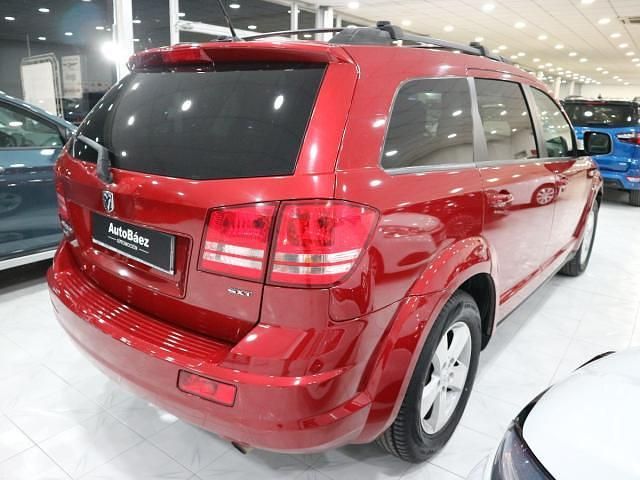 Usado Dodge Journey 140 CV (102 kW) 2010 Granate SUV