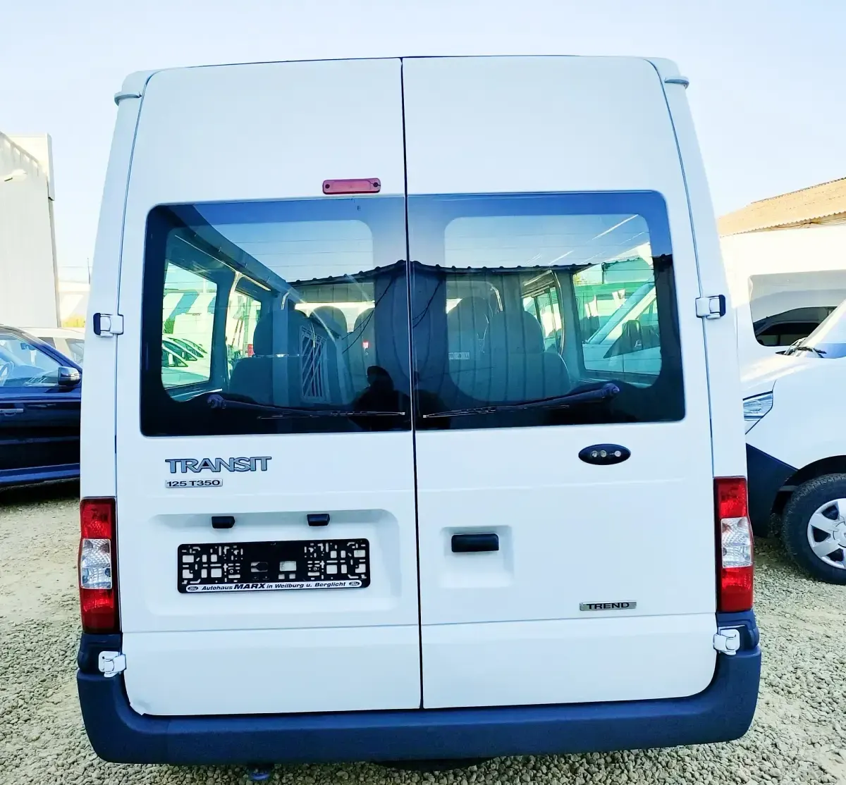 Usado Ford Transit Trend 125 CV (91 kW) 2015 Blanco Familiar