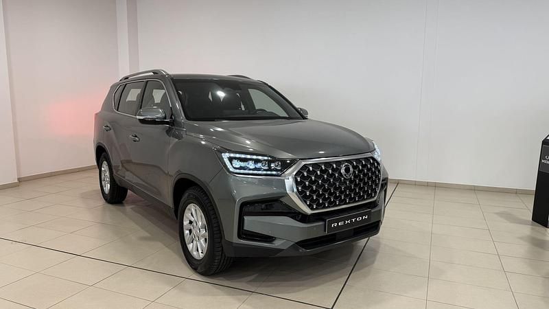 Nuevo Ssangyong (KGM) Rexton 202 CV (148 kW) 2025 Gris SUV