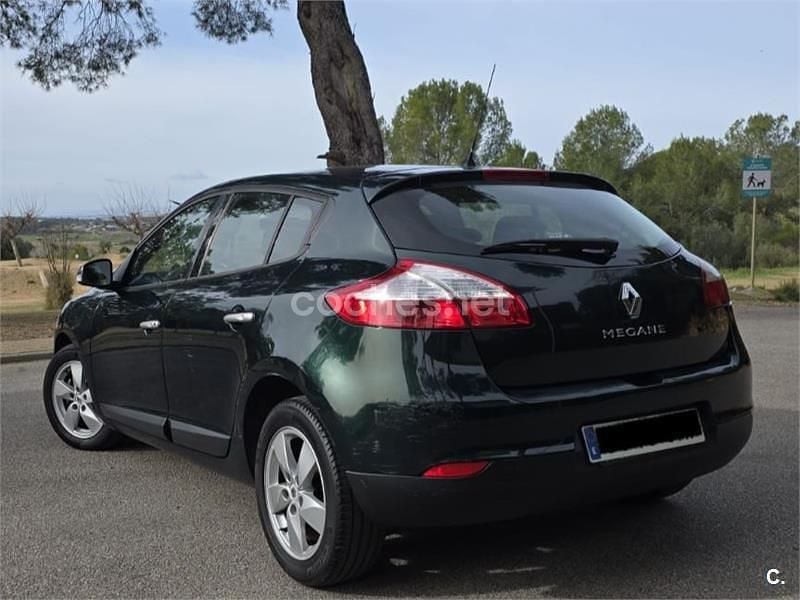Usado Renault Mégane Dynamique 105 CV (77 kW) 2009 Verde Berlina