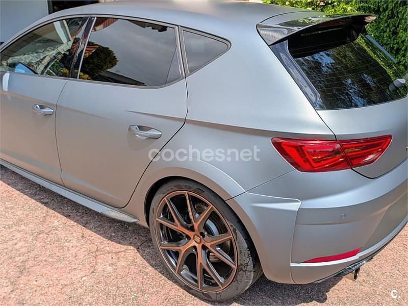Usado Seat Leon CUPRA 300 CV (220 kW) 2018 Gris / plata Berlina