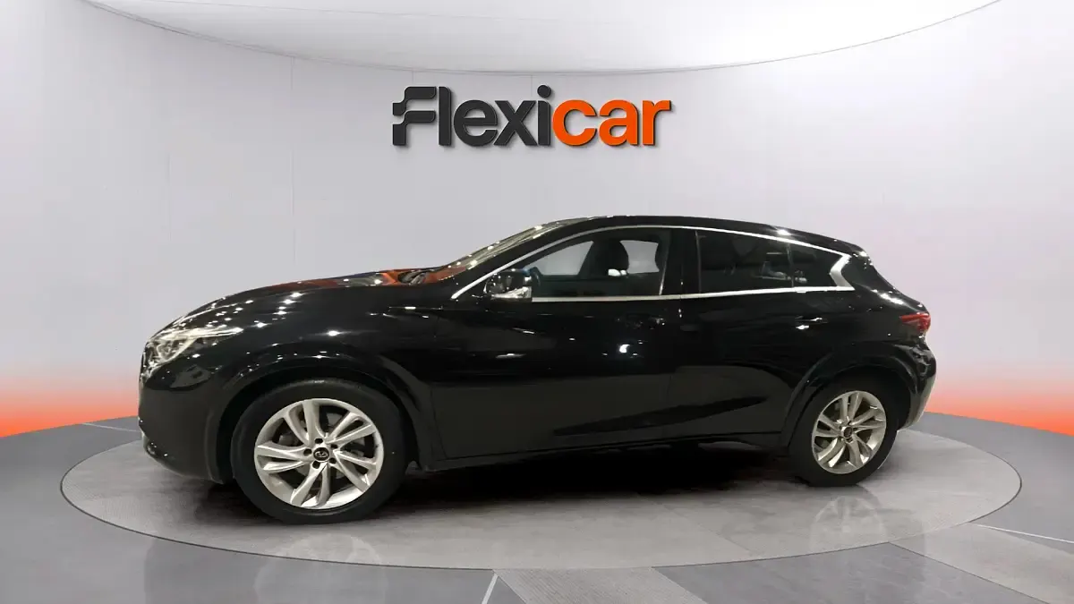 Usado Infiniti Q30 Sport Tech 170 CV (125 kW) 2018 Negro Berlina