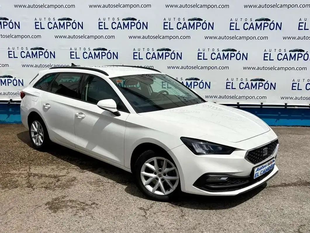 Usado Seat Leon ST Style 116 CV (85 kW) 2022 Blanco Familiar