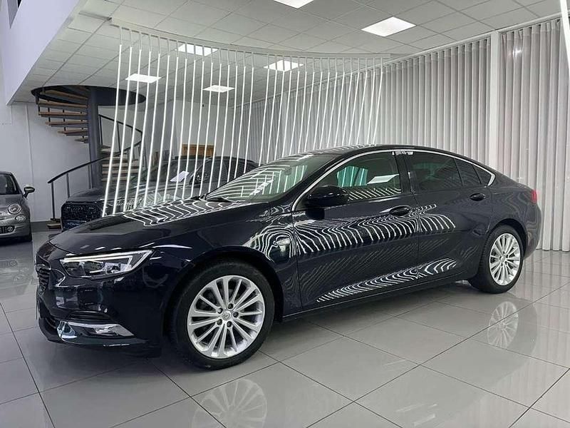 Usado Opel Insignia Innovation 136 CV (100 kW) 2020 Azul Familiar