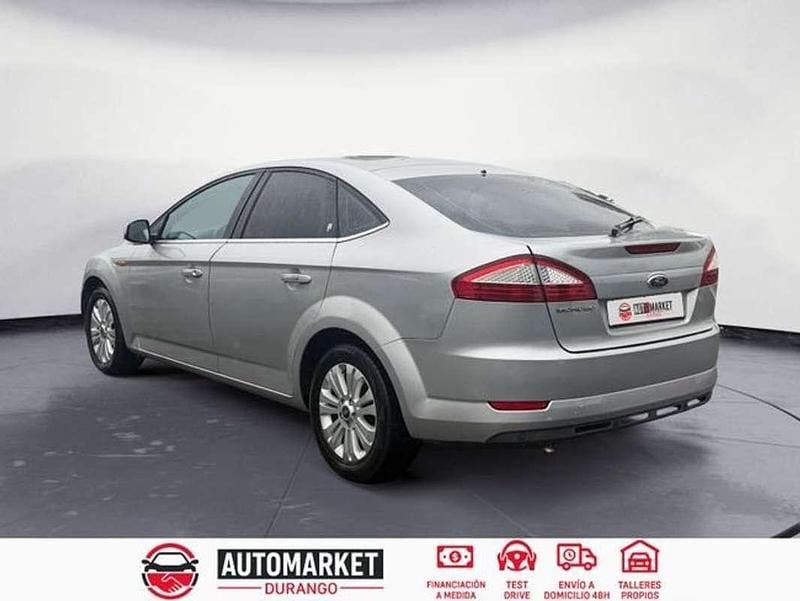 Usado Ford Mondeo Ghia 145 CV (106 kW) 2007 Gris Berlina