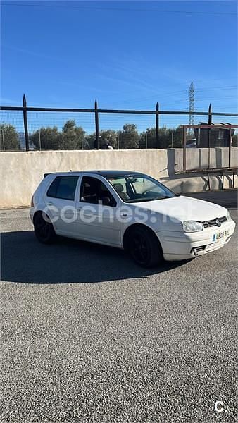 Blanco Usado 2001 VW Golf Berlina | 2500 € (Buen precio) - Imagen 1/4