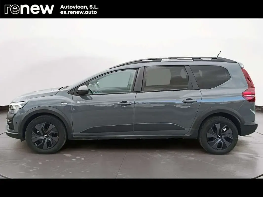 Usado Dacia Jogger Expression 110 CV (80 kW) 2025 Gris Monovolumen