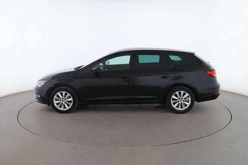 Usado Seat Leon Style 116 CV (85 kW) 2019 Negro Familiar