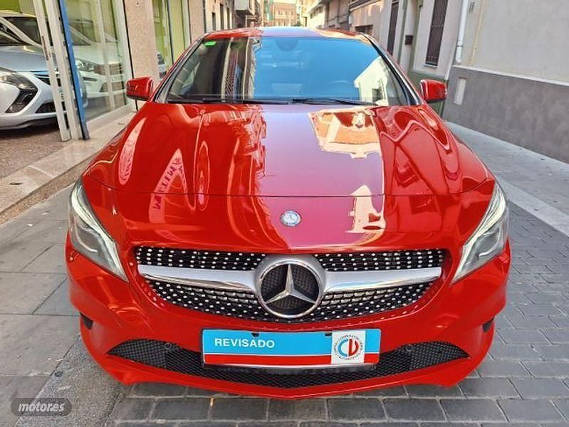 Usado Mercedes CLA180 123 CV (90 kW) 2015 Rojo Berlina