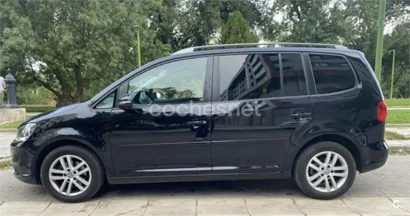 Usado VW Touran Advance 105 CV (77 kW) 2011 Negro Monovolumen