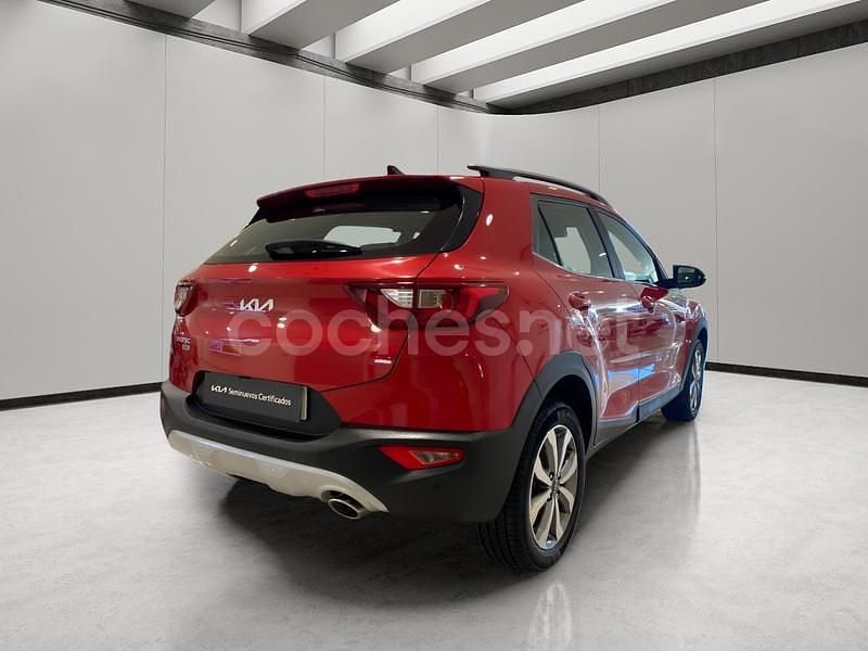 Usado Kia Stonic 100 CV (73 kW) 2024 Rojo SUV