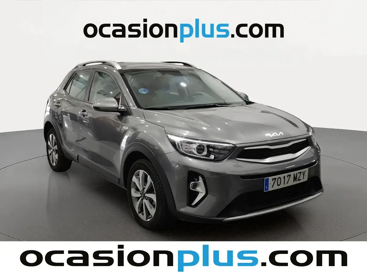 Usado Kia Stonic 101 CV (74 kW) 2025 Gris SUV