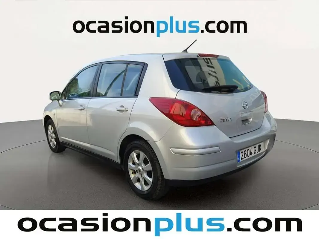 Usado Nissan Tiida Acenta 106 CV (77 kW) 2008 Gris Utilitario