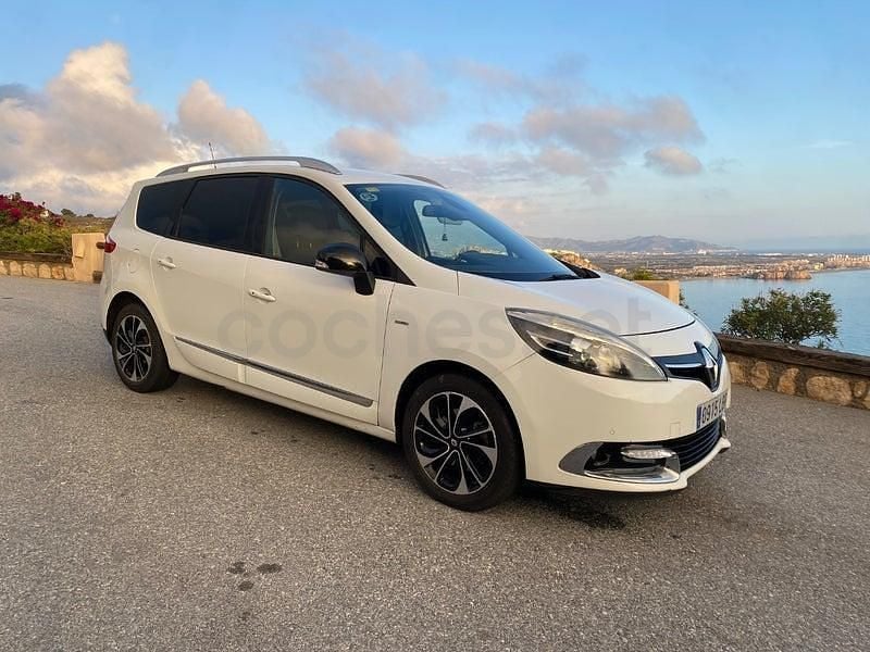 Usado Renault Grand Scénic III Bose Edition 110 CV (80 kW) 2015 Blanco Monovolumen