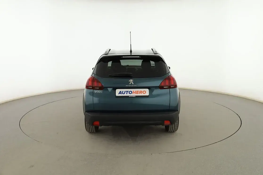 Usado Peugeot 2008 Signature Sky 82 CV (60 kW) 2019 Verde SUV