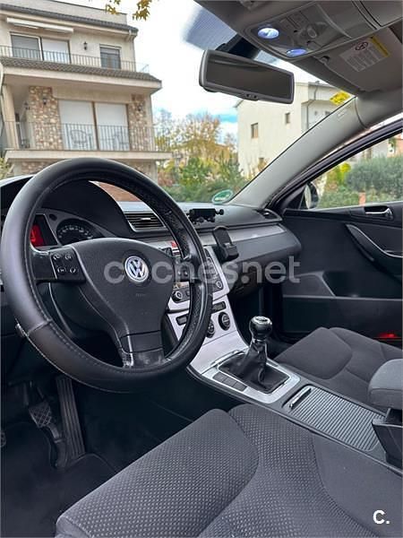 Negro Usado 2008 VW Passat R-line Familiar | 5200 € (Precio justo) - Imagen 1/4
