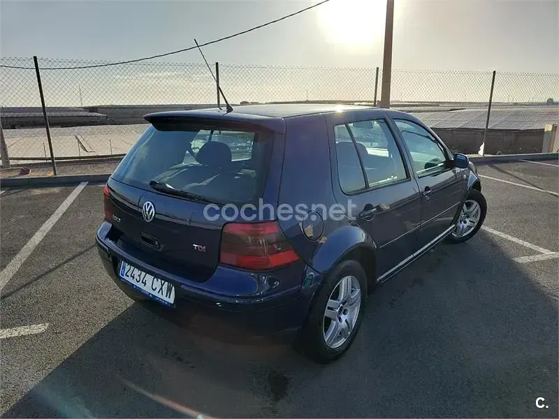 Usado VW Golf IV Highline 115 CV (84 kW) 2000 Azul Berlina
