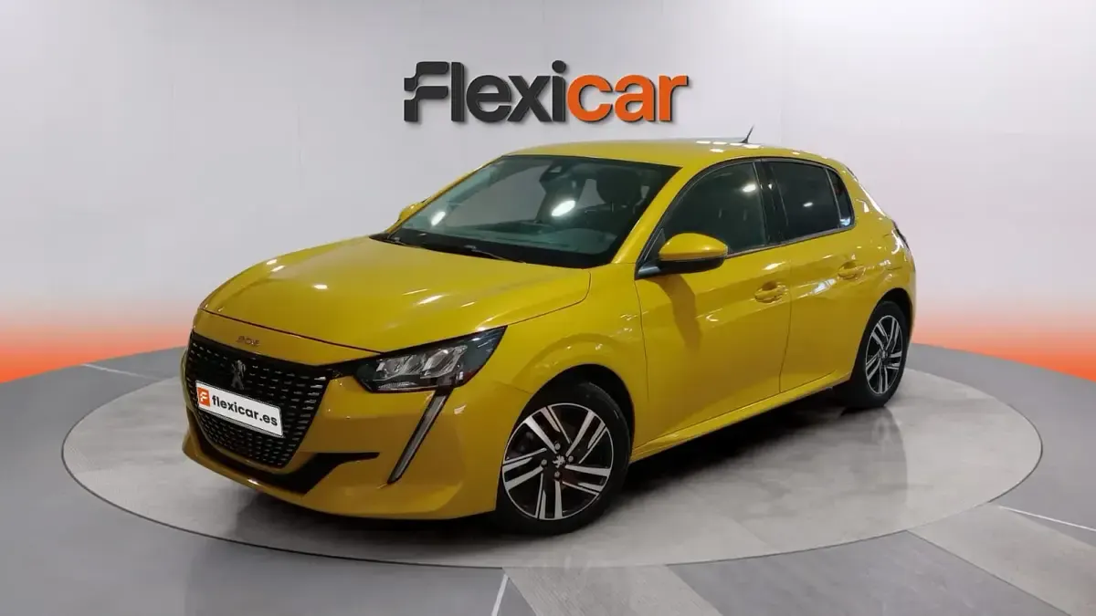 Usado Peugeot 208 Allure 101 CV (74 kW) 2020 Amarillo Utilitario