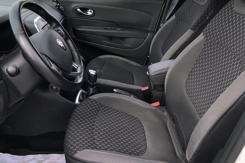 Usado Renault Captur Zen 130 CV (95 kW) 2019 Blanco SUV