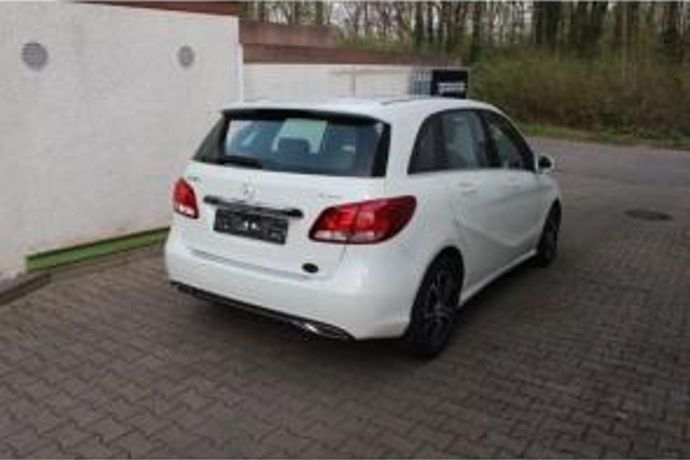 Usado Mercedes B220 Executive 170 CV (125 kW) 2017 Monovolumen