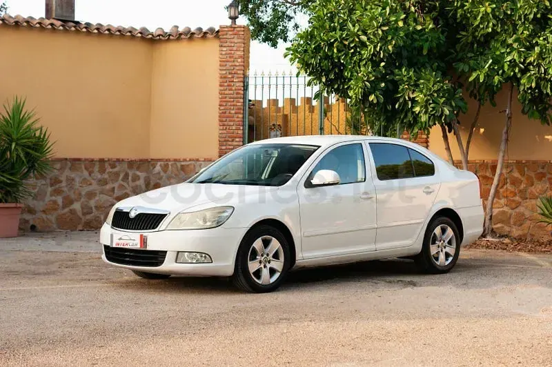 Usado Skoda Octavia 105 CV (77 kW) 2009 Blanco Berlina