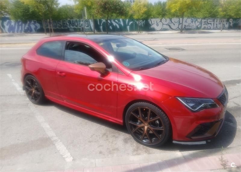 Usado Seat Leon FR 180 CV (132 kW) 2018 Rojo Berlina