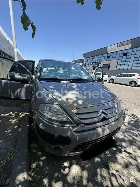 Usado Citroën C3 Furio 75 CV (55 kW) 2006 Beige Berlina