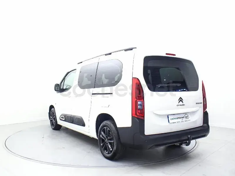 Usado Citroën Berlingo Feel 130 CV (95 kW) 2020 Blanco Monovolumen