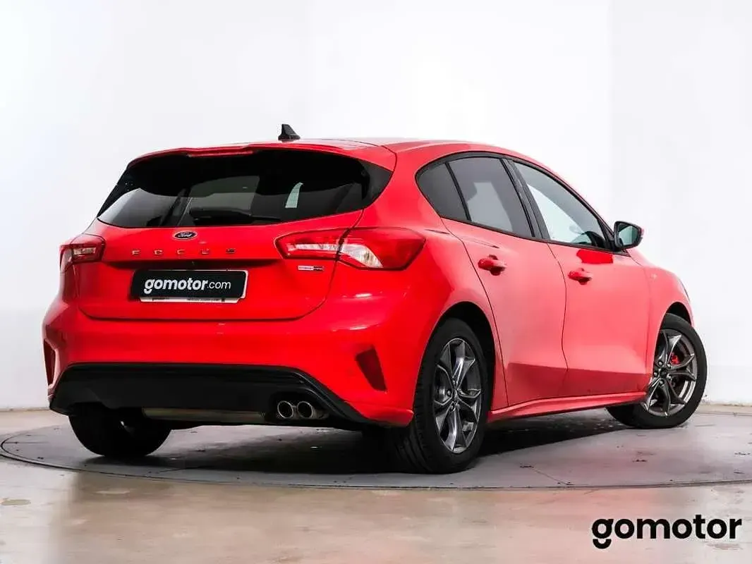 Usado Ford Focus ST-Line X 125 CV (91 kW) 2022 Rojo Berlina