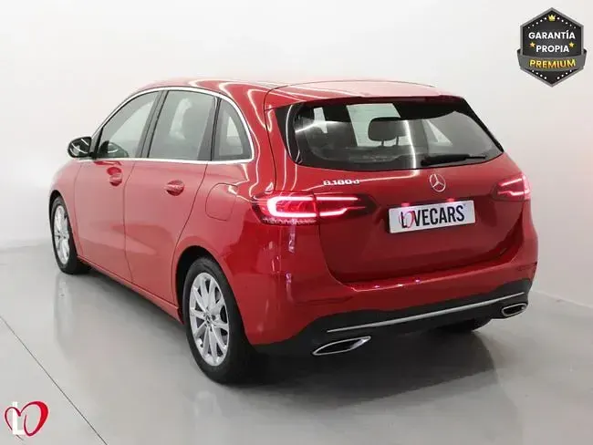 Usado Mercedes B180 Advantage 116 CV (85 kW) 2020 Rojo Monovolumen