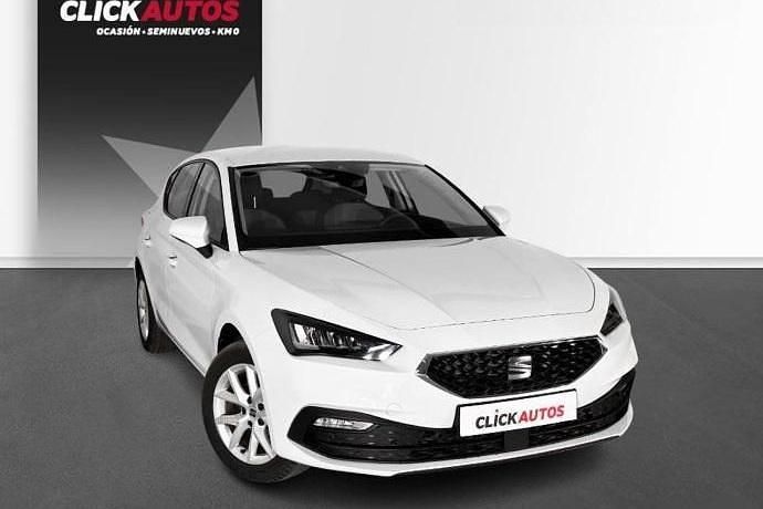 Usado Seat Leon Style 130 CV (95 kW) 2024 Plata