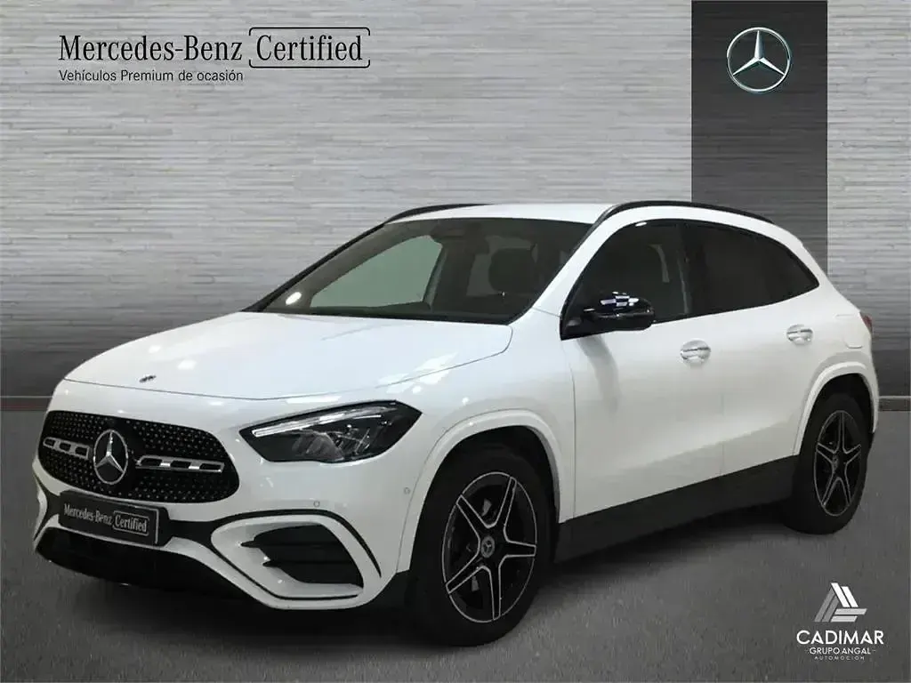Usado Mercedes GLA200 150 CV (110 kW) 2025 Blanco polar SUV