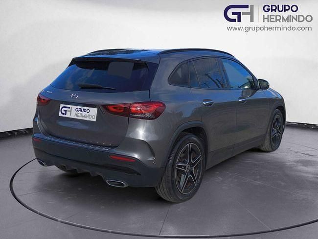 Usado Mercedes GLA200 AMG line 150 CV (110 kW) 2021 Gris SUV