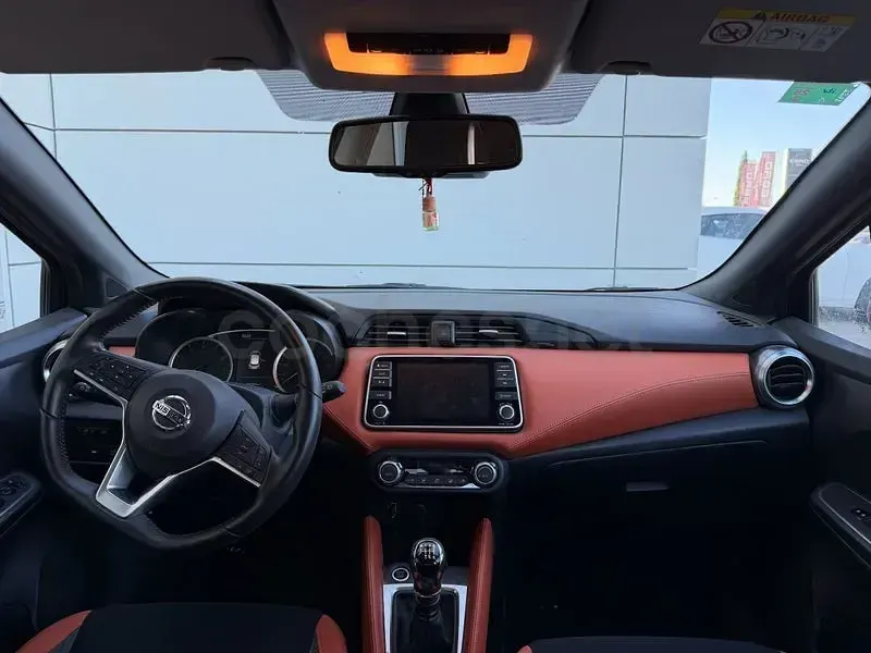 Usado Nissan Micra 117 CV (86 kW) 2019 Negro Utilitario