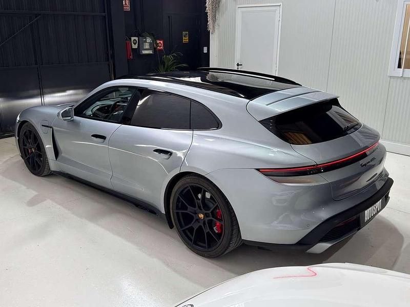 Usado Porsche Taycan Sport Turismo 439 kW (598 CV) 2023 Gris Familiar