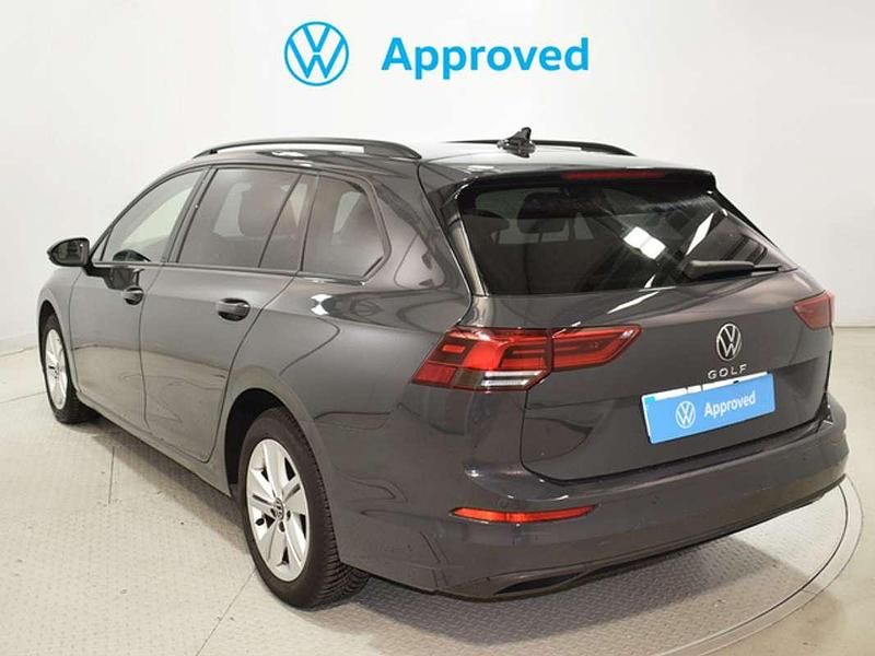 Usado VW Golf VIII Life 116 CV (85 kW) 2022 Gris Familiar