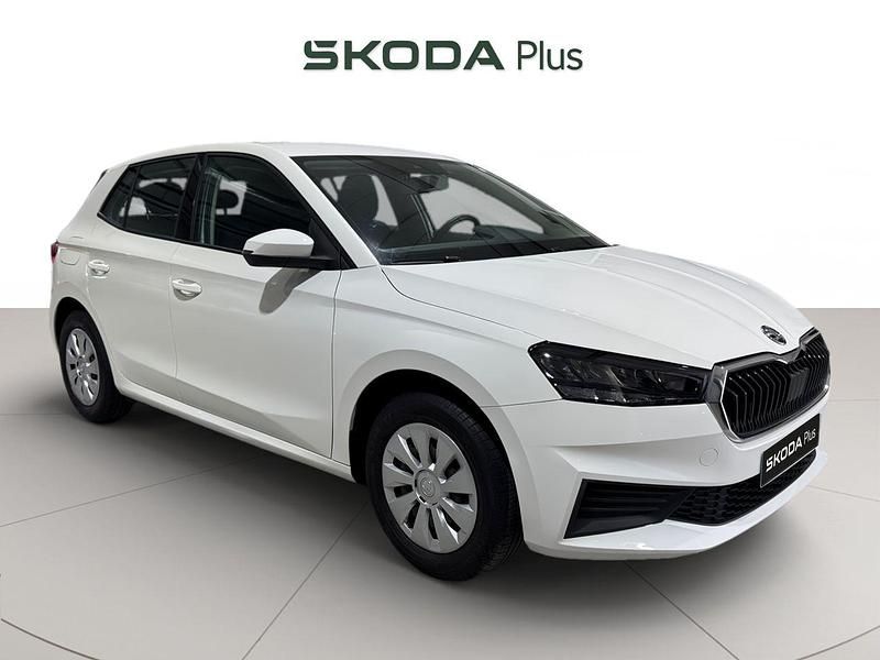 Blanco Usado 2022 Skoda Fabia Active Utilitario | 13.990 € (Un poco caro) - Imagen 1/4