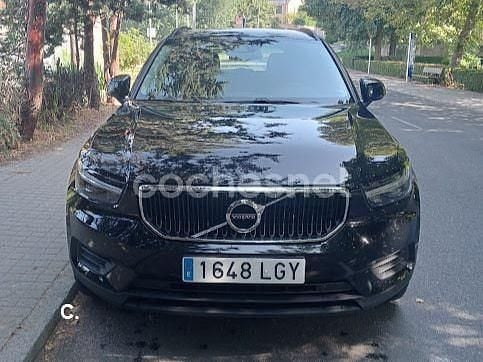 Negro Usado 2020 Volvo XC40 Momentum SUV | 21.800 € (Precio justo) - Imagen 1/4
