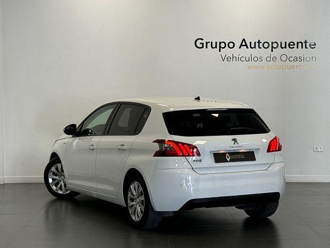 Usado Peugeot 308 Style 130 CV (95 kW) 2020 Blanco Berlina