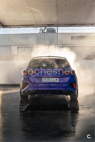 Usado Kia Ceed GT GT-Line 140 CV (102 kW) 2020 Violeta / lila Berlina