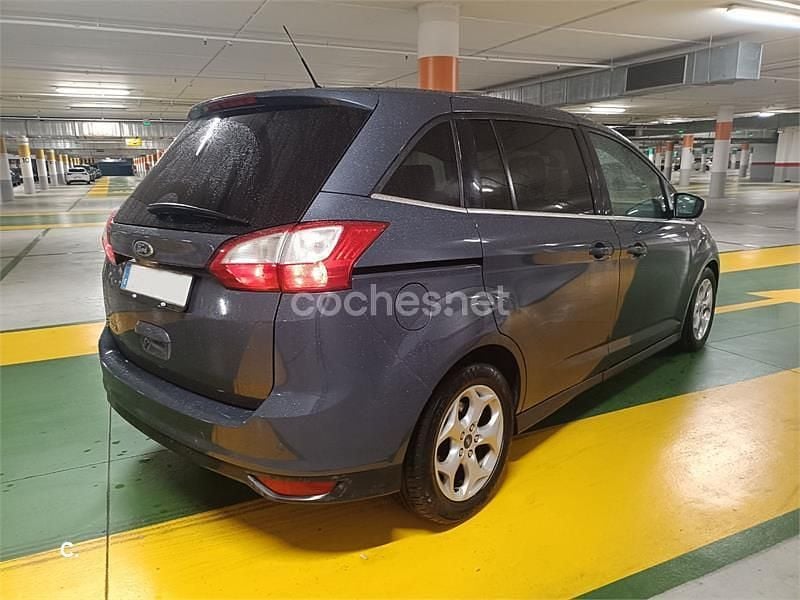 Usado Ford Grand C-Max Trend 115 CV (84 kW) 2012 Gris / plata Monovolumen
