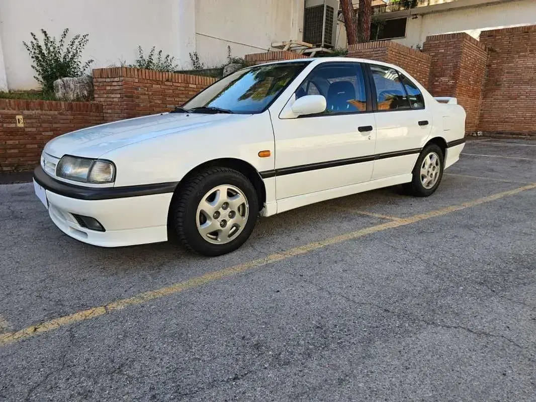 Usado Nissan Primera GT 150 CV (110 kW) 1992 Blanco Familiar