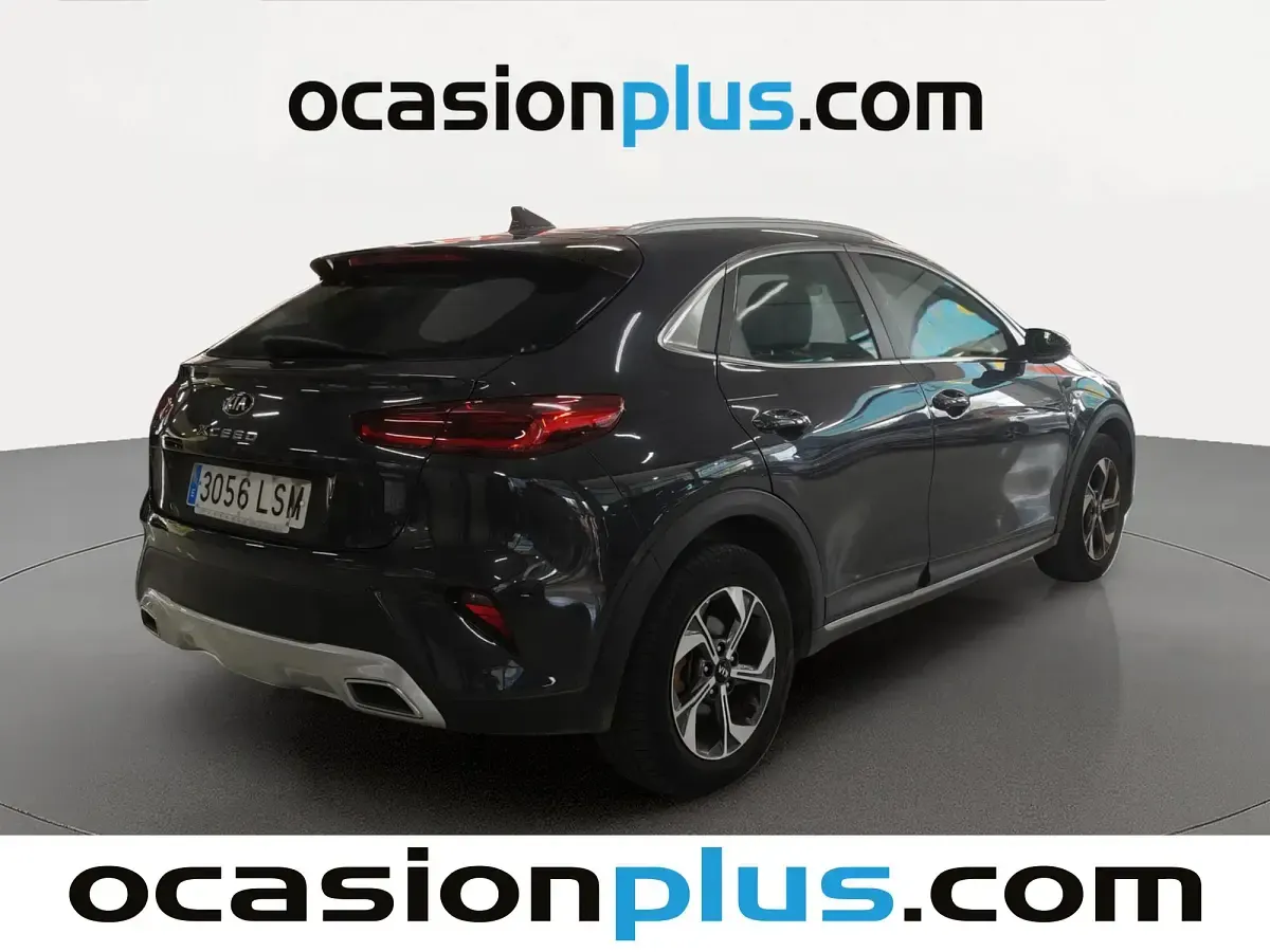 Usado Kia XCeed 120 HP (88 kW) 2021 Cinzento SUV