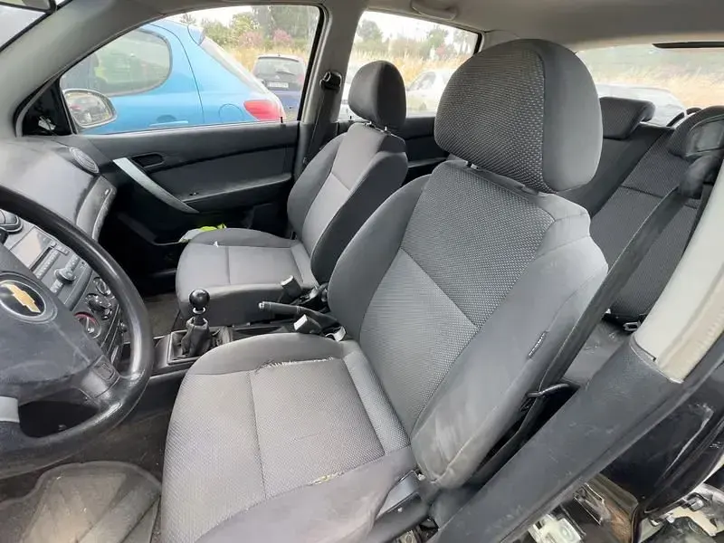 Usado Chevrolet Aveo LS 101 CV (74 kW) 2009 Azul Utilitario